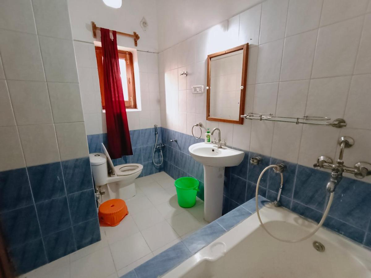 The Gupta Guest House Bodhgaya Bagian luar foto