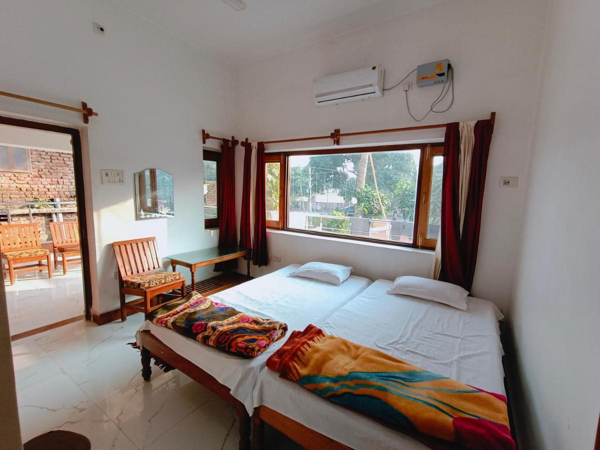 The Gupta Guest House Bodhgaya Bagian luar foto