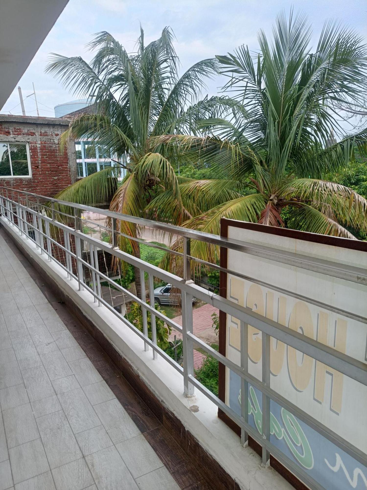 The Gupta Guest House Bodhgaya Bagian luar foto