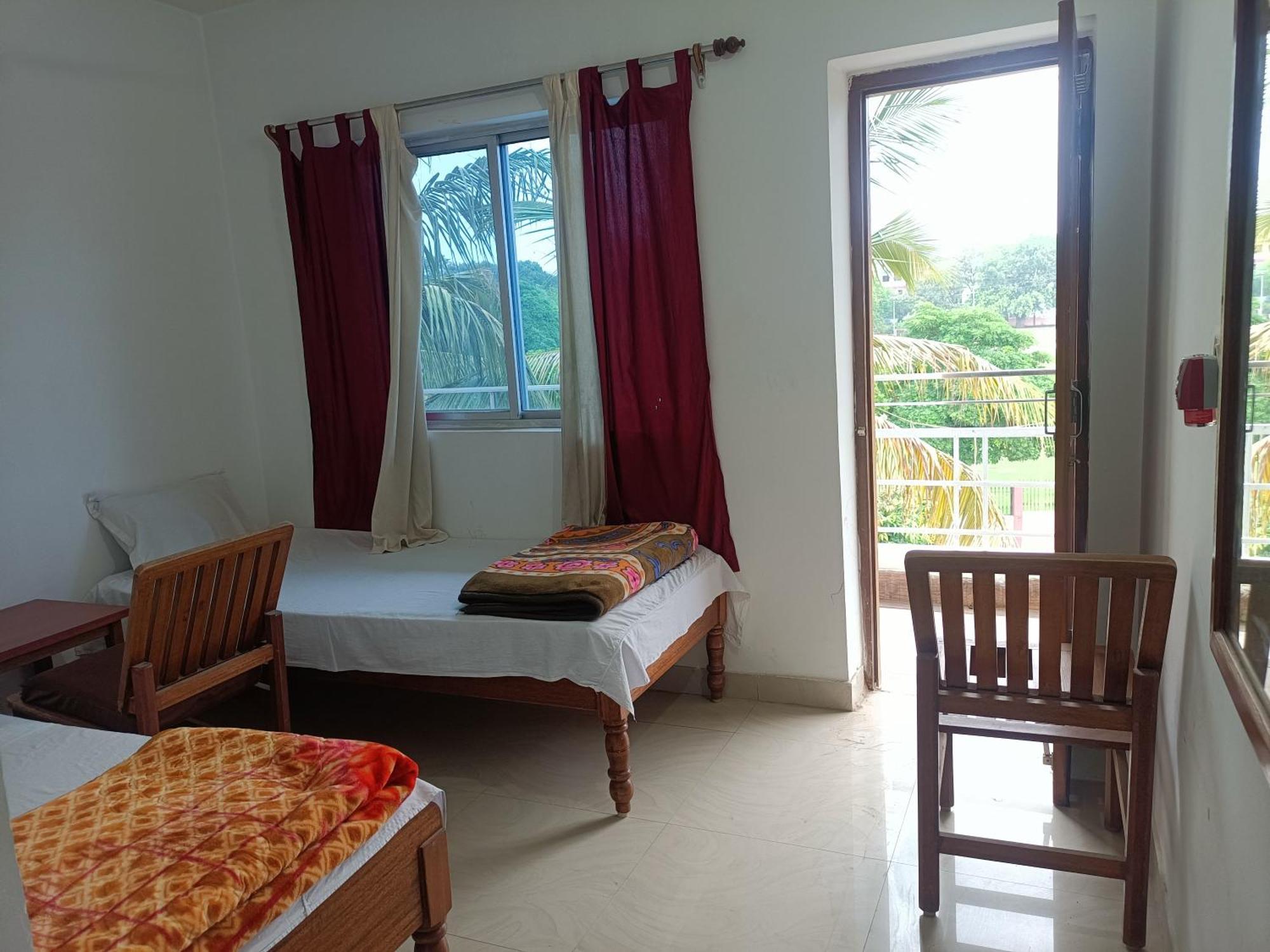 The Gupta Guest House Bodhgaya Bagian luar foto